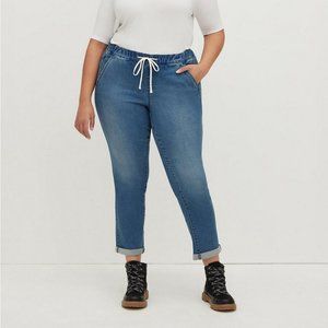Pull-On Boyfriend Straight Super Soft Mid-Rise Jean